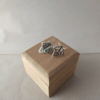 Puces d'oreilles petites feuilles
