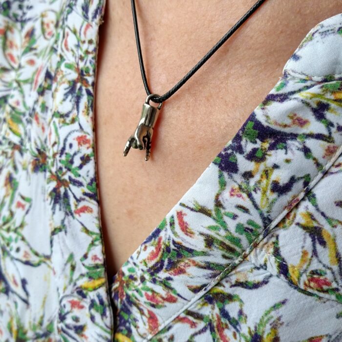 Pendentif mano cornuta