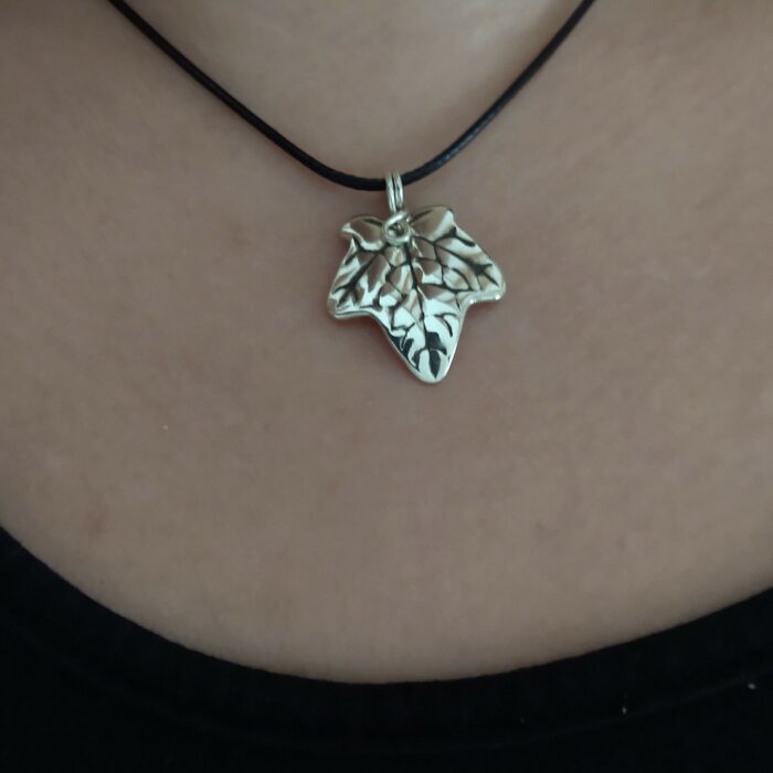 Pendentif simple feuille – Image 2