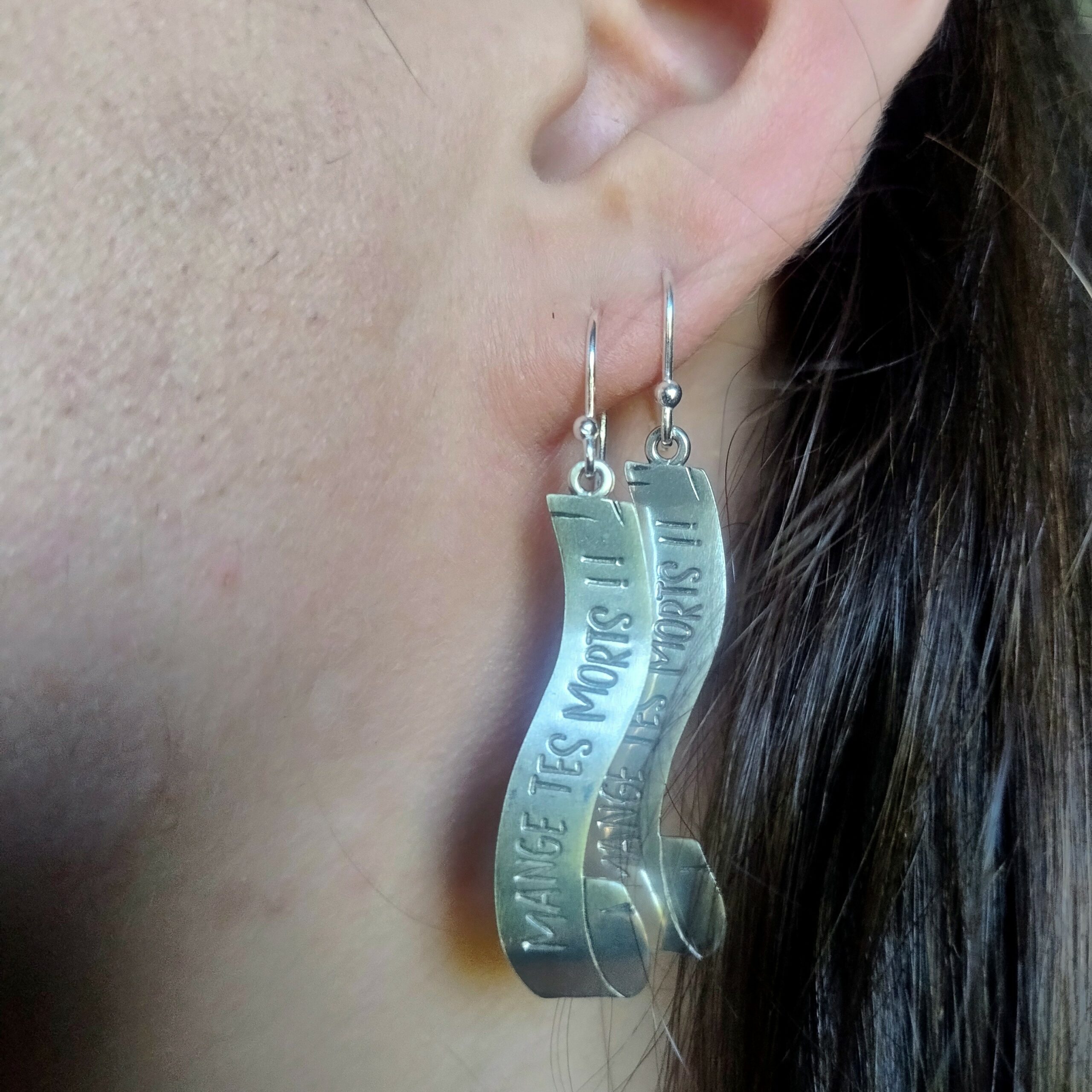 Boucles d'oreilles "Mange tes morts !" – Image 2