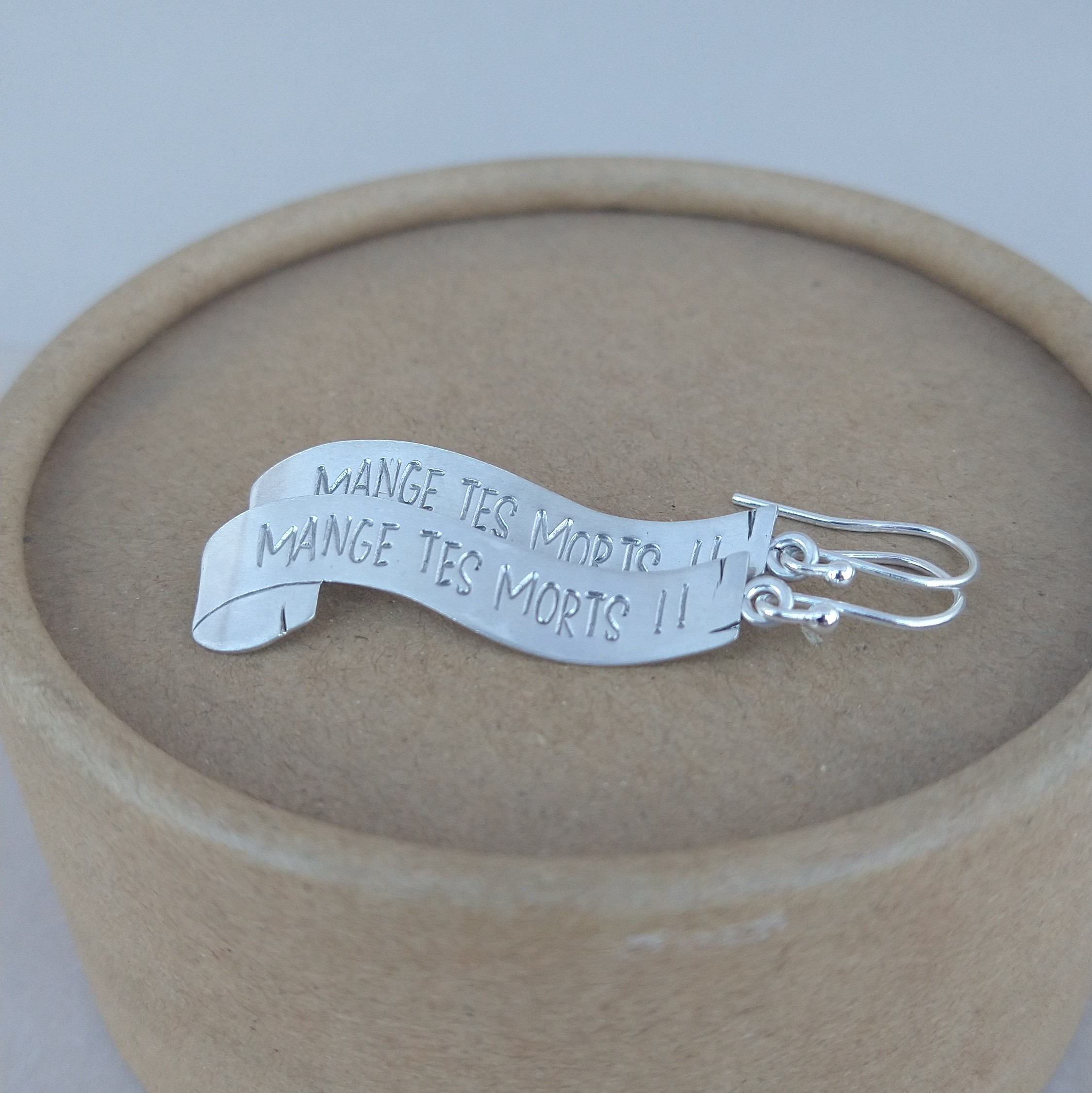 Boucles d'oreilles "Mange tes morts !"